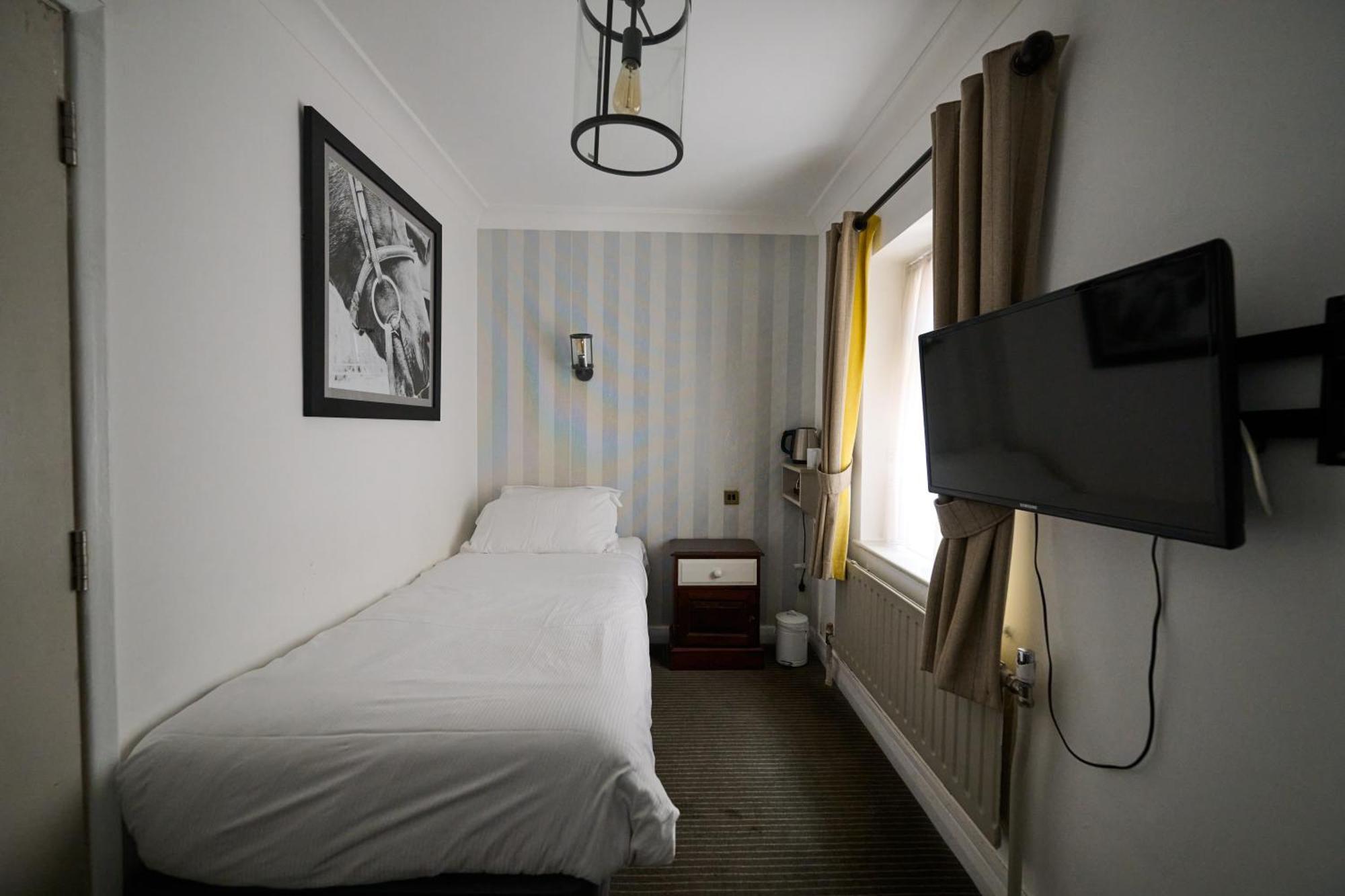 White Hart, Newmarket By Marston'S Inns Esterno foto