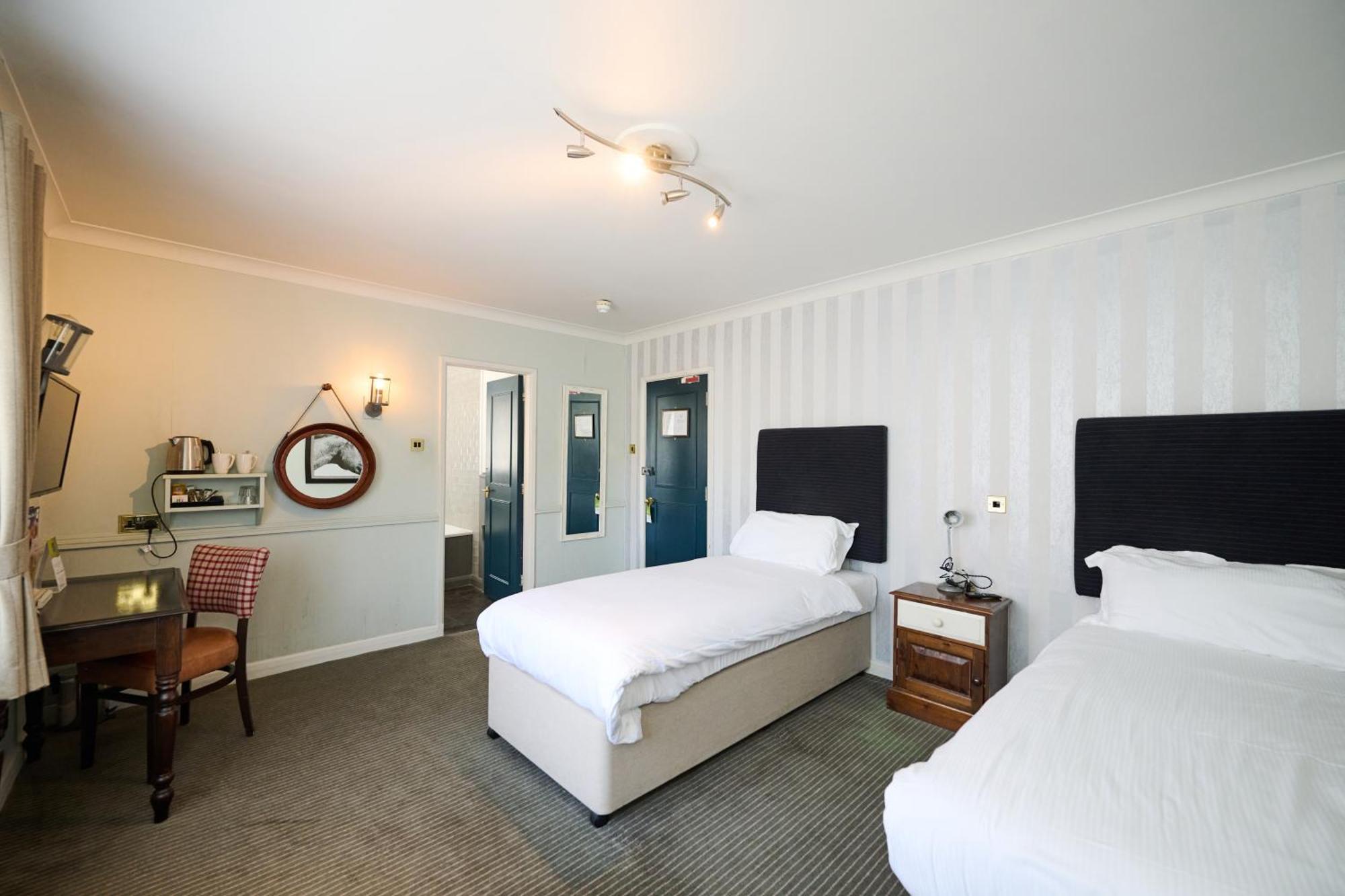 White Hart, Newmarket By Marston'S Inns Esterno foto